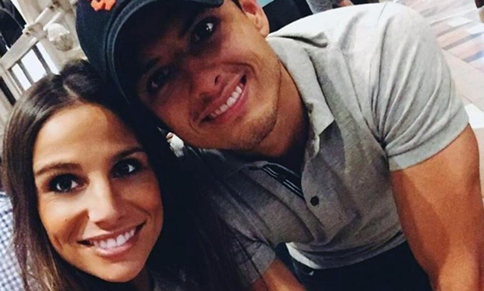 Chicharito co ban gai dien vien hinh anh