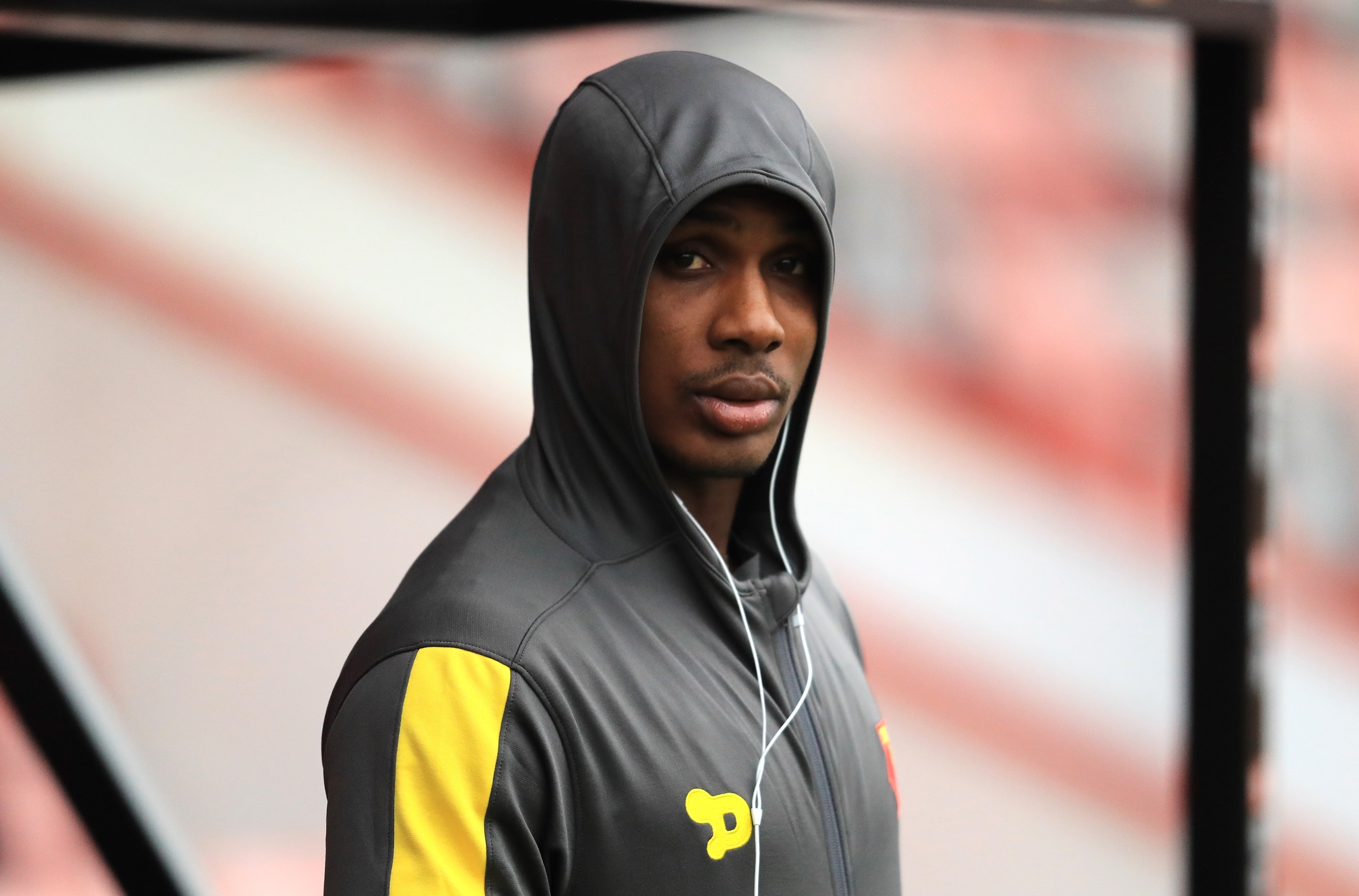 Đổi đời ở Trung Quốc, cựu sao Premier League ra tay nghĩa hiệp ảnh 1 Doi doi o Trung Quoc, cuu sao Premier League ra tay nghia hiep anh 1