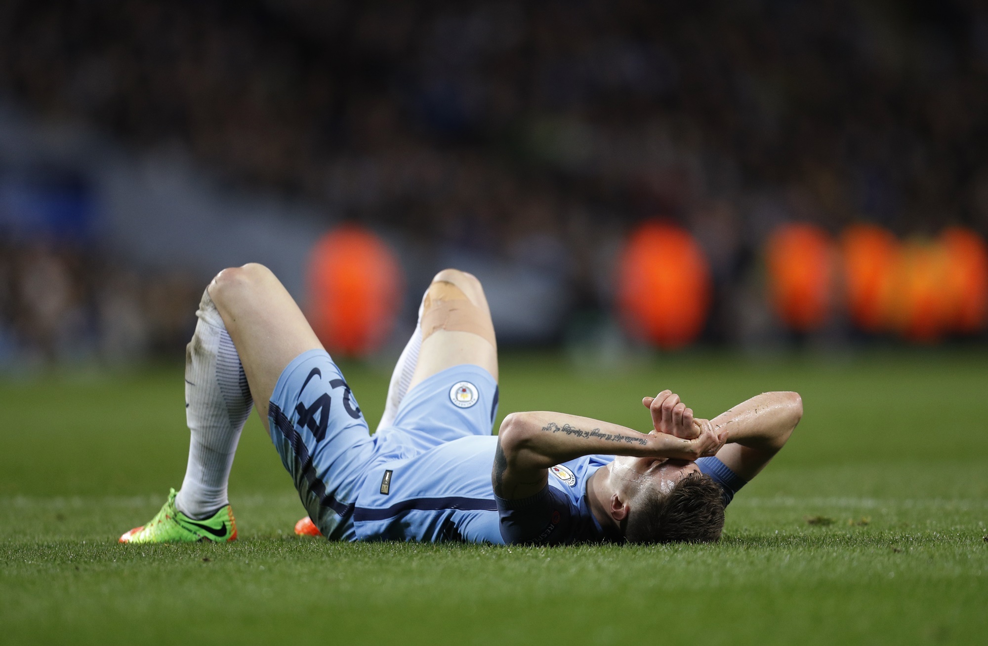 Da nhu tran gap Monaco, Man City con 'dot' nhieu tien hinh anh