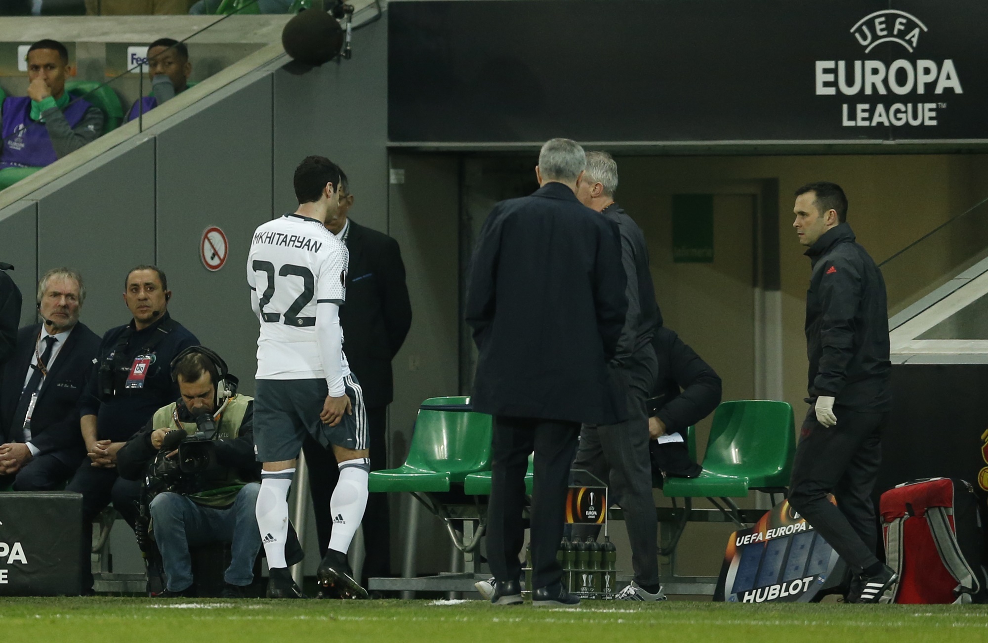 MU tra gia dat cho chien thang truoc Saint-Etienne anh 2