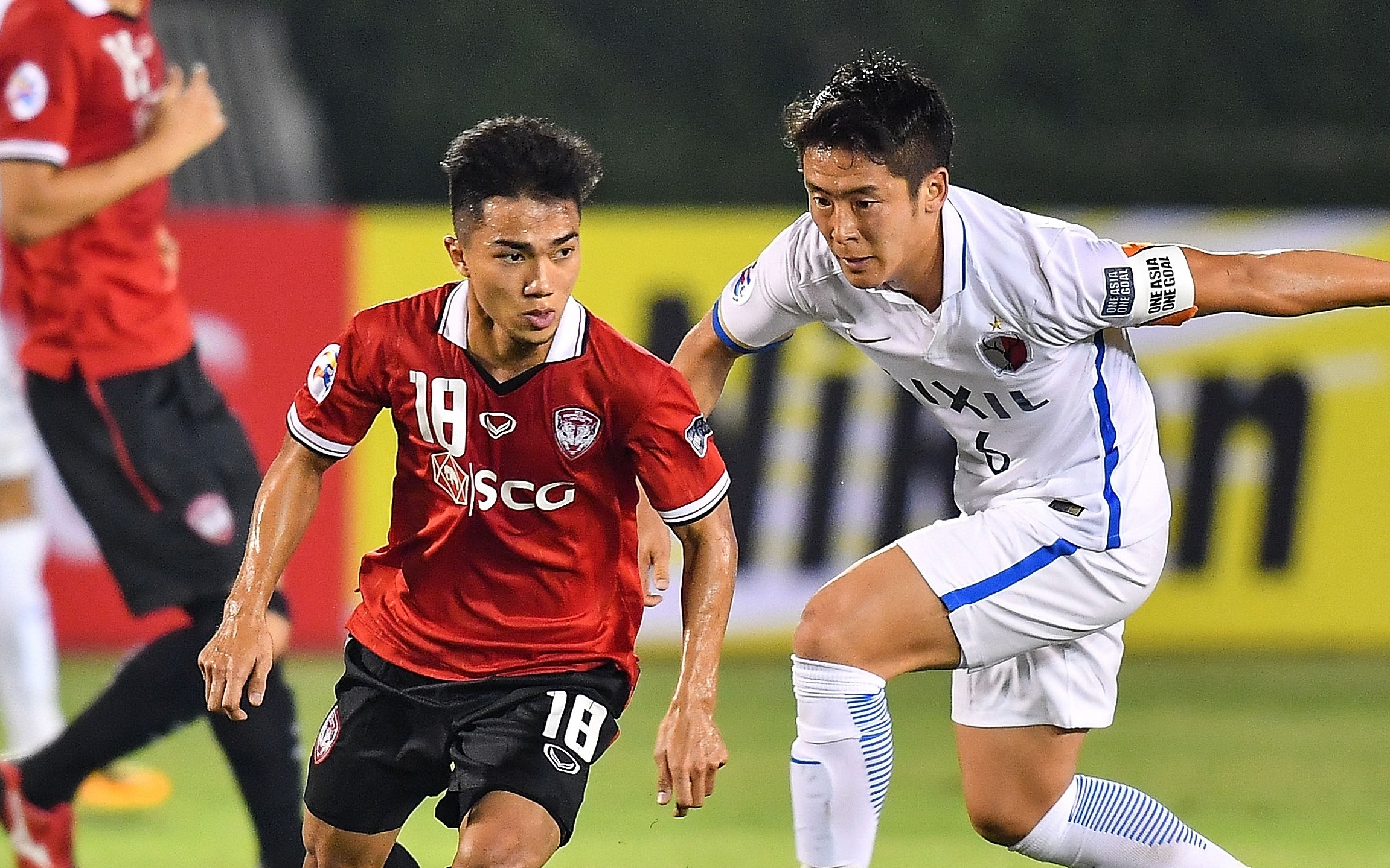 'Messi Thai' chinh phuc truyen thong the gioi hinh anh