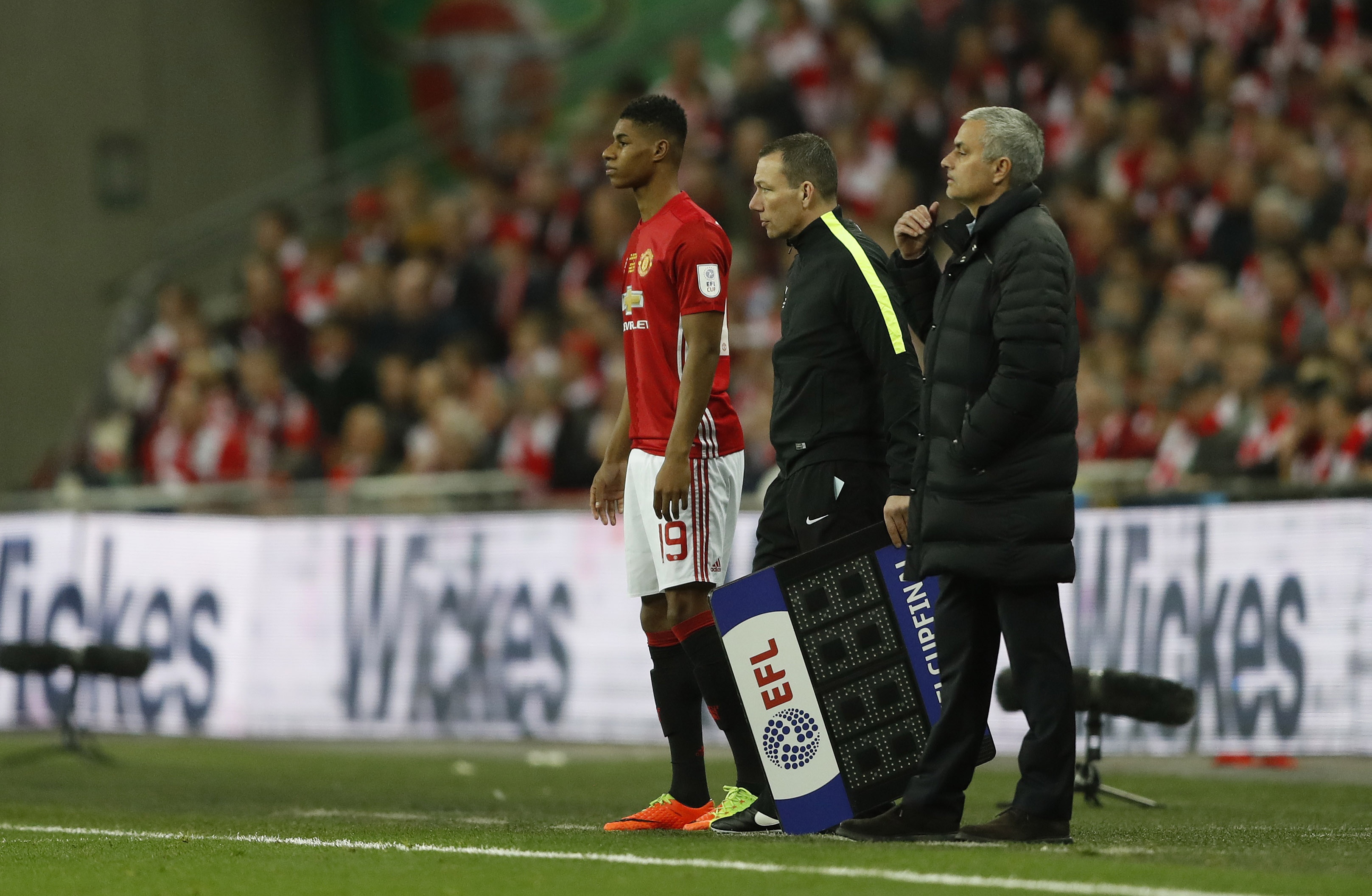 Ibrahimovic moi la bai toan kho cua MU anh 3