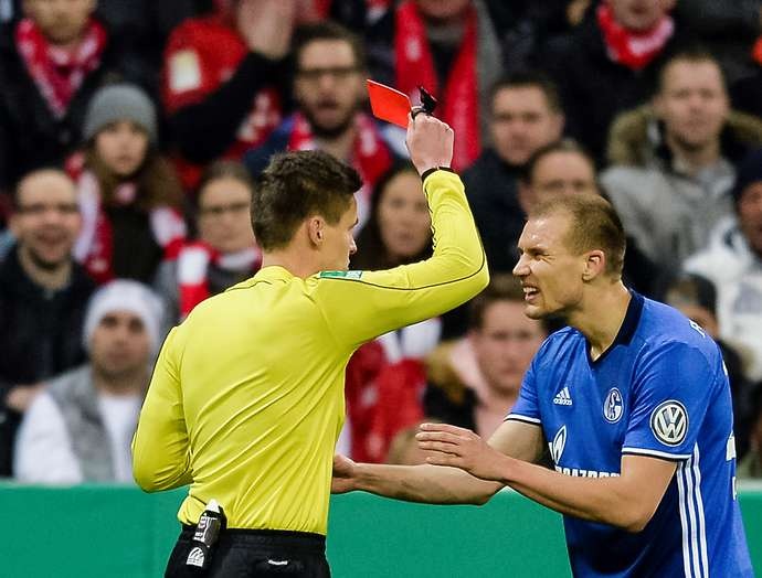 Robben nan ni trong tai nuong tay doi thu hinh anh