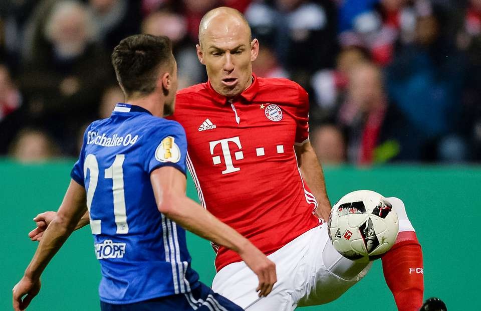 Robben nan ni trong tai nuong tay voi doi phuong hinh anh