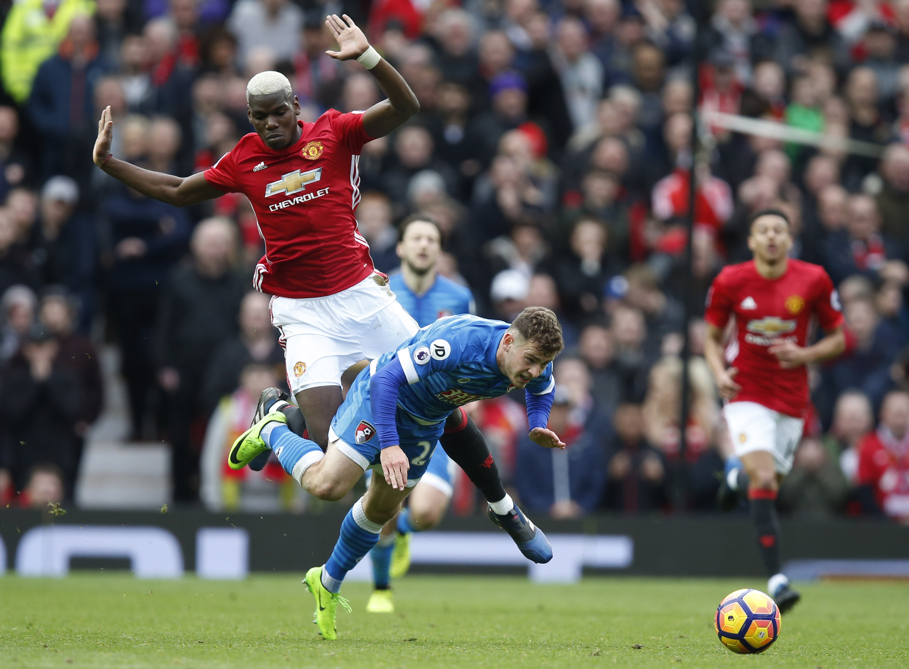 'Pogba,  san pham 90 trieu bang chua hoan chinh' anh 2