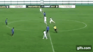 Sieu pham ghi ban mot cham tu giua san hinh anh