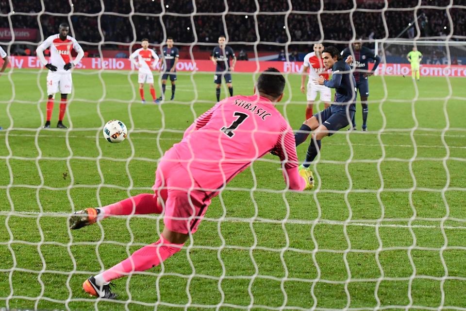 Sao PSG rao riet tap penalty truoc gio G dung Barca anh 2