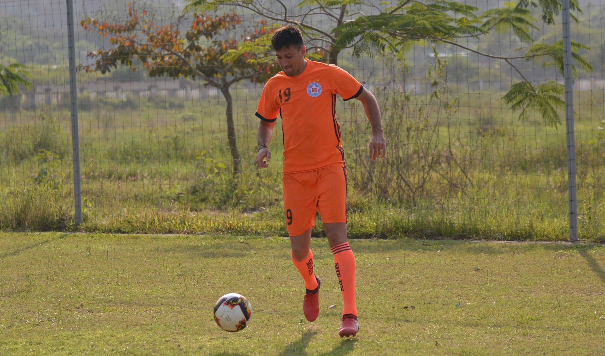 Gap Da Nang,  doi cua Cong Vinh co the mat ngoai binh dien trai anh 2