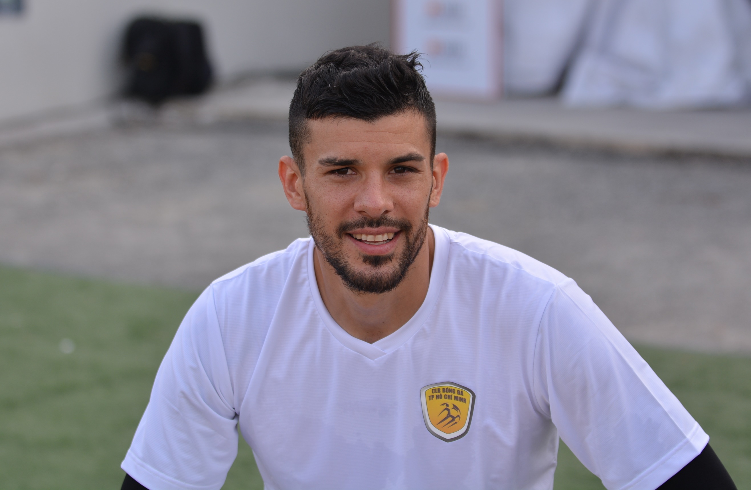 Gap Da Nang, doi cua Cong Vinh mat ngoai binh dien trai? hinh anh