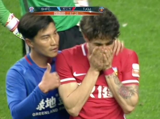 Sút pen lên trời, Pato thành trò cười đối thủ ảnh 1 Sut pen len troi, Pato thanh tro cuoi doi thu anh 1