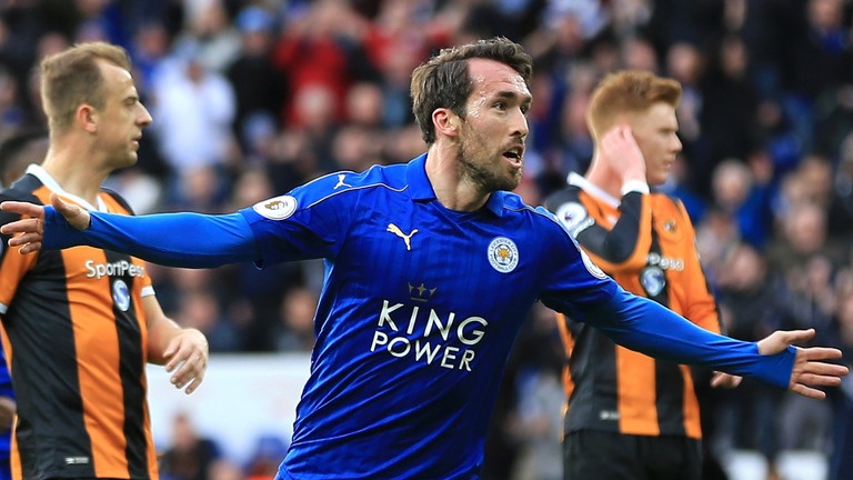 HLV Leicester: 'Vo dich Champions League, tai sao khong?' hinh anh