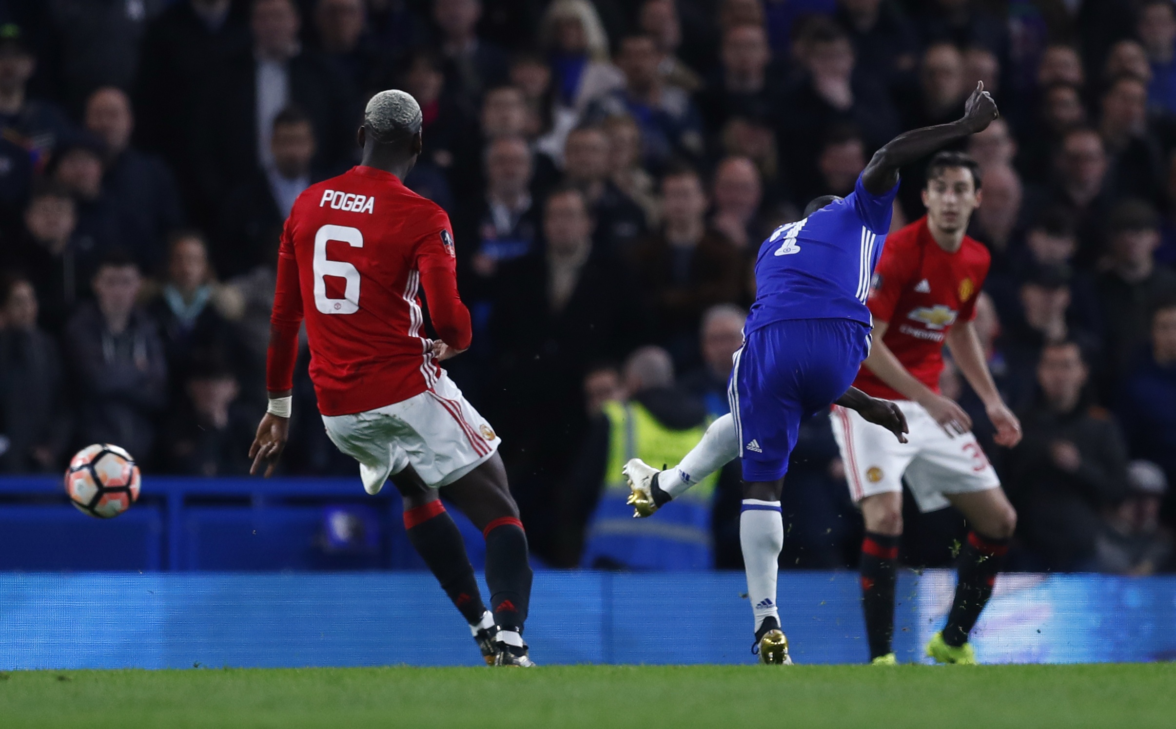 Noi Pogba do hon Kante la bat cong kinh khung anh 1