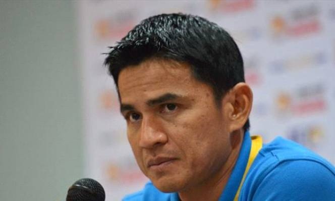 Kiatisak, nan nhan cua bong da hien dai hinh anh