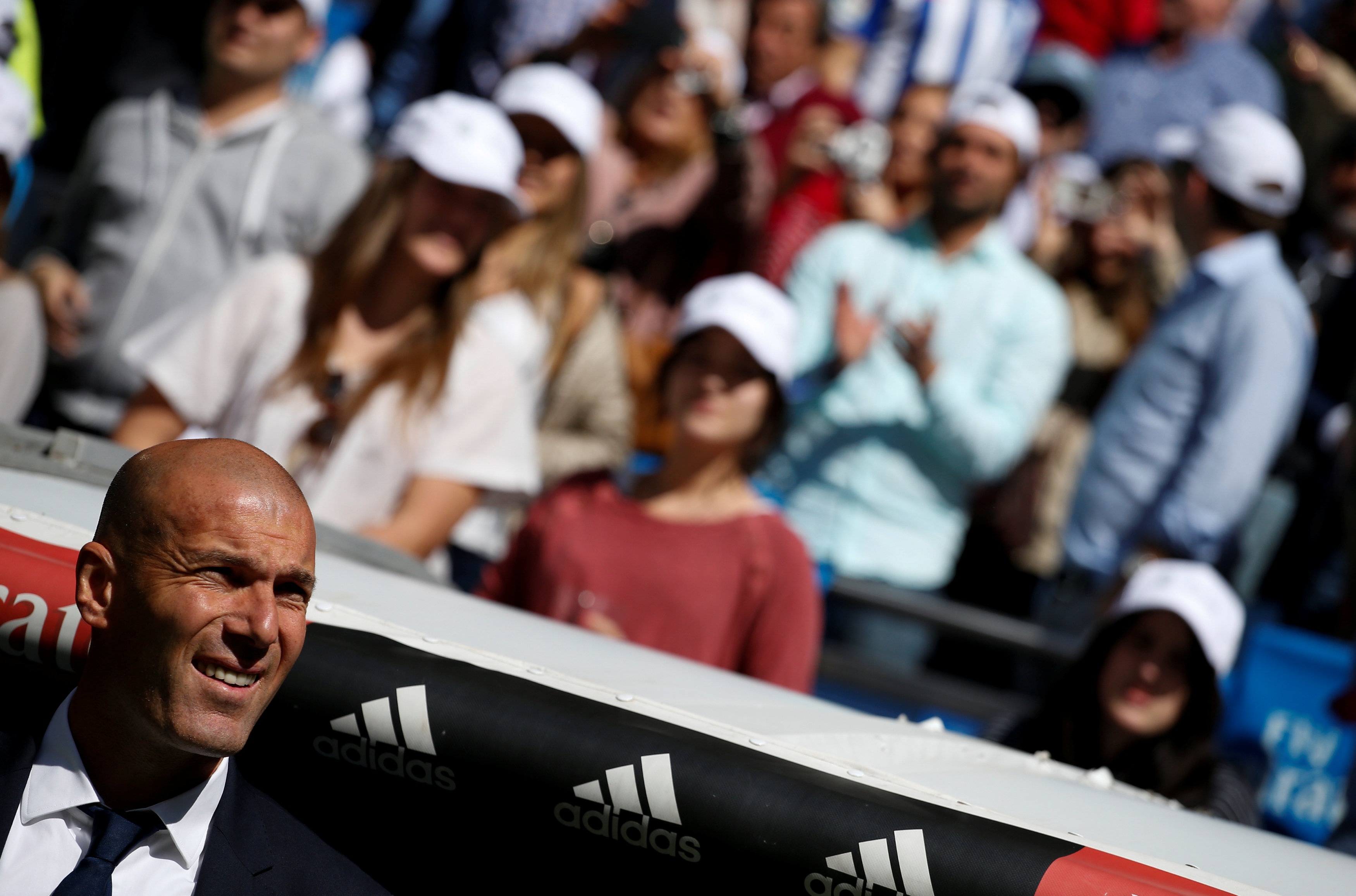 Real Madrid,  4-3-3 va con nhuc dau cua Zidane anh 1