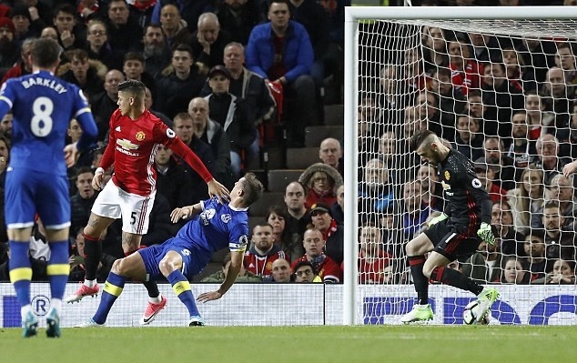 Kiểu tóc thời thượng của De Gea hứng bão chỉ trích ảnh 1 Kieu toc thoi thuong cua De Gea hung bao chi trich anh 1