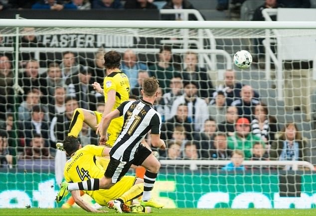 Nuc cuoi trong tai Anh mac sai lam vi khong hieu luat anh 8