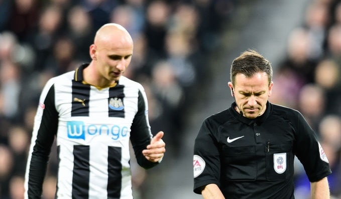 Nuc cuoi trong tai Anh mac sai lam vi khong hieu luat anh 6