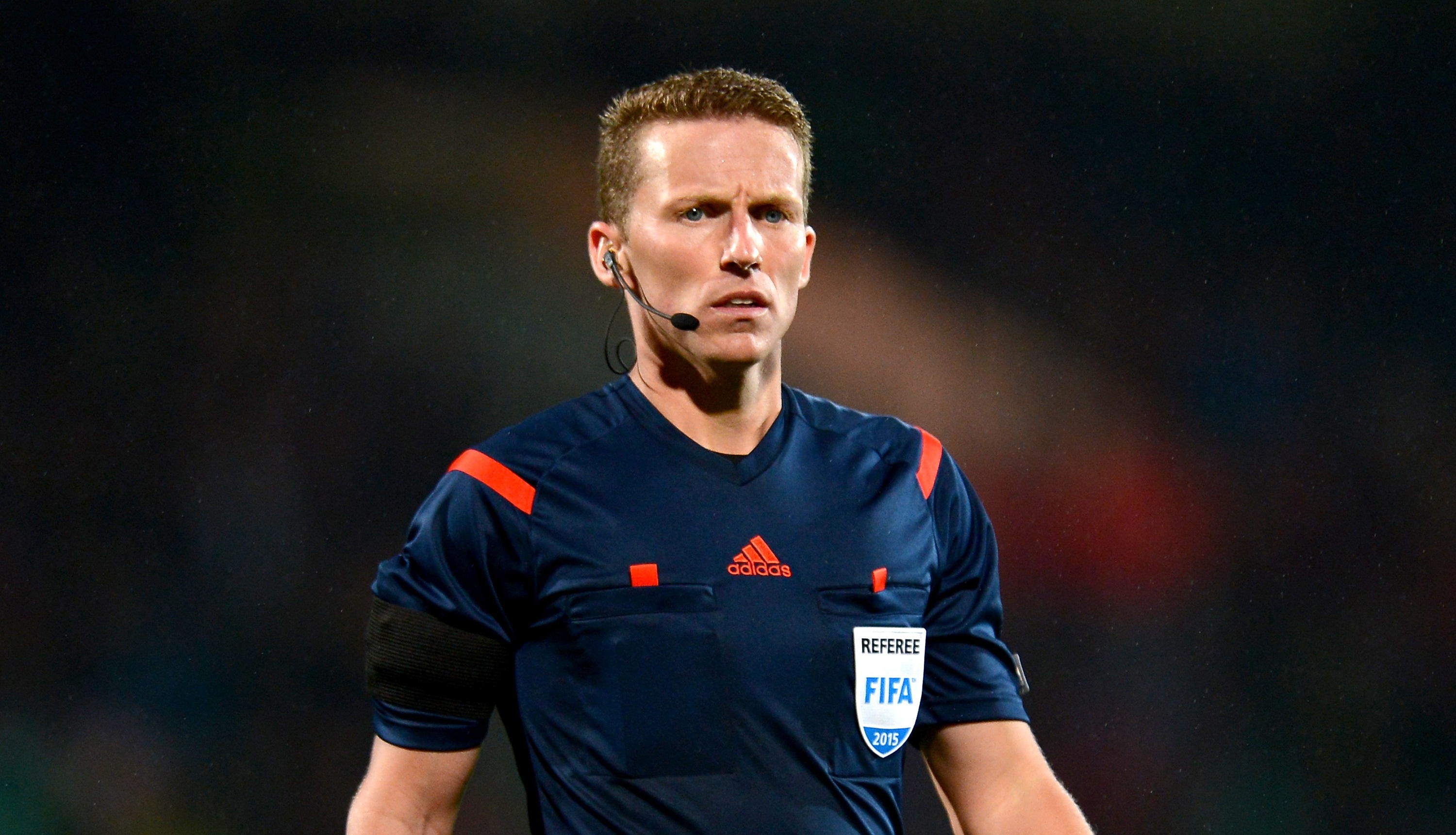 Real, Barca phát hoảng khi gặp 'máy rút thẻ' bắt trận El Clasico ảnh 1 Real, Barca phat hoang khi gap 'may rut the' bat tran El Clasico anh 1