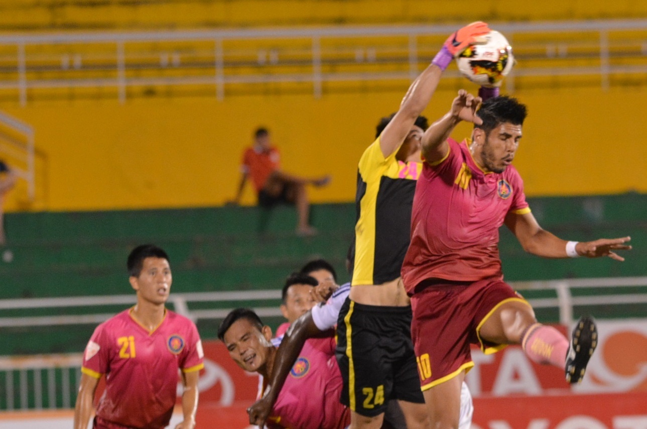 Ha Quang Nam, Sai Gon vao nhom canh tranh chuc vo dich hinh anh