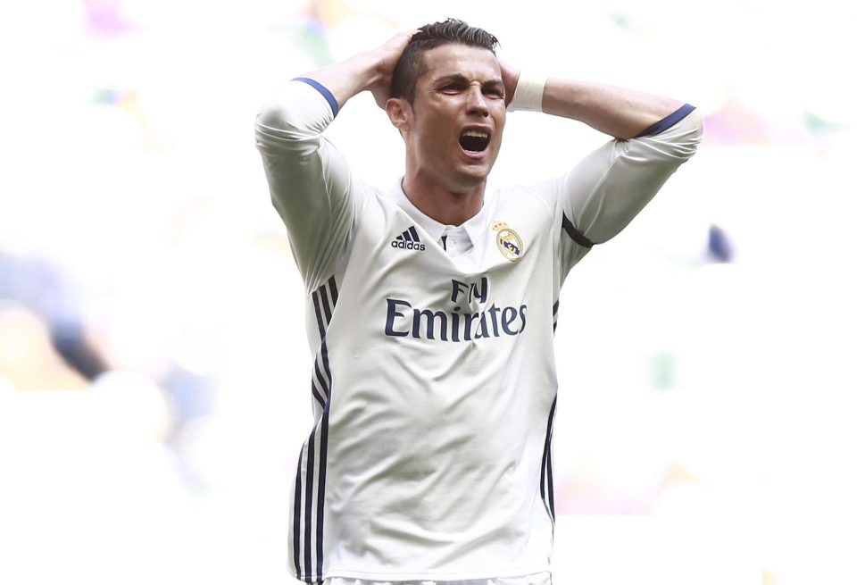 Nghi vấn sao Real đòi loại Ronaldo khỏi derby Madrid ảnh 1 Nghi van sao Real doi loai Ronaldo khoi derby Madrid anh 1