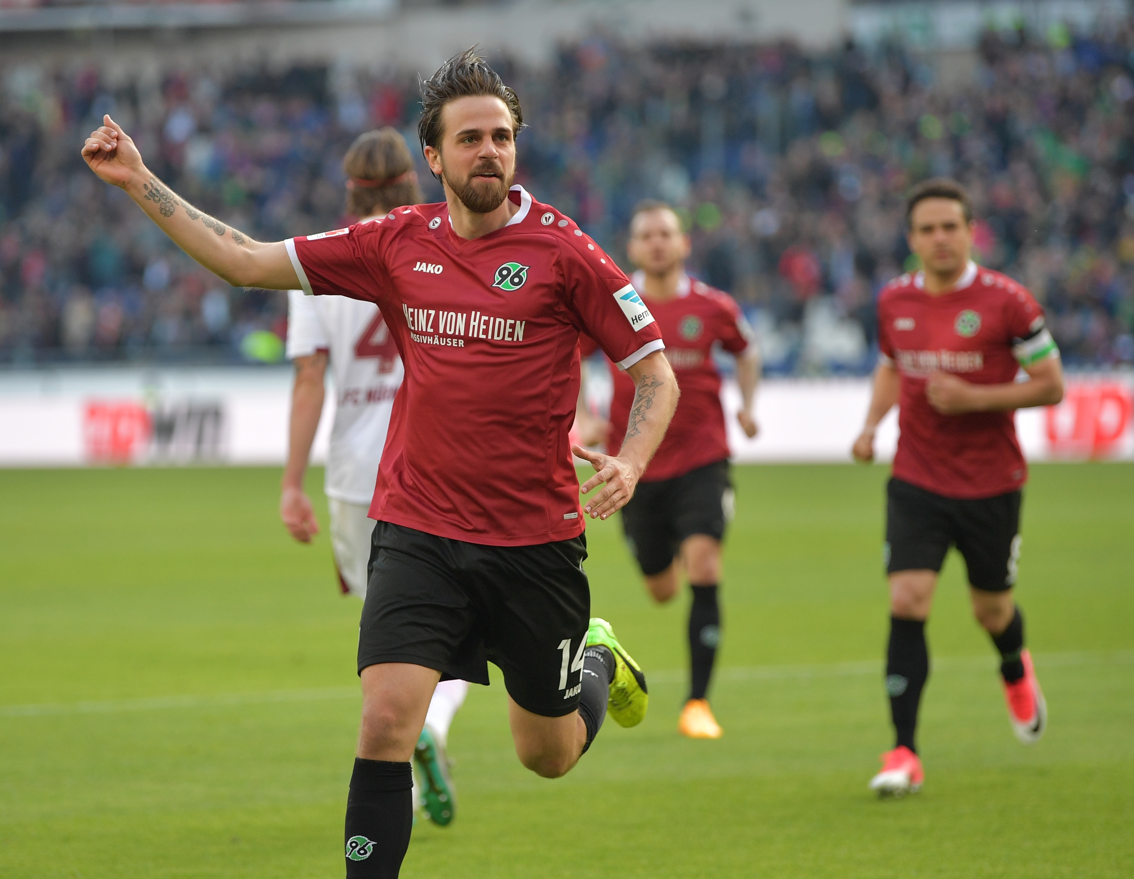 Vo cu Van der Vaart hua mua thoat y khich le CLB Duc anh 5