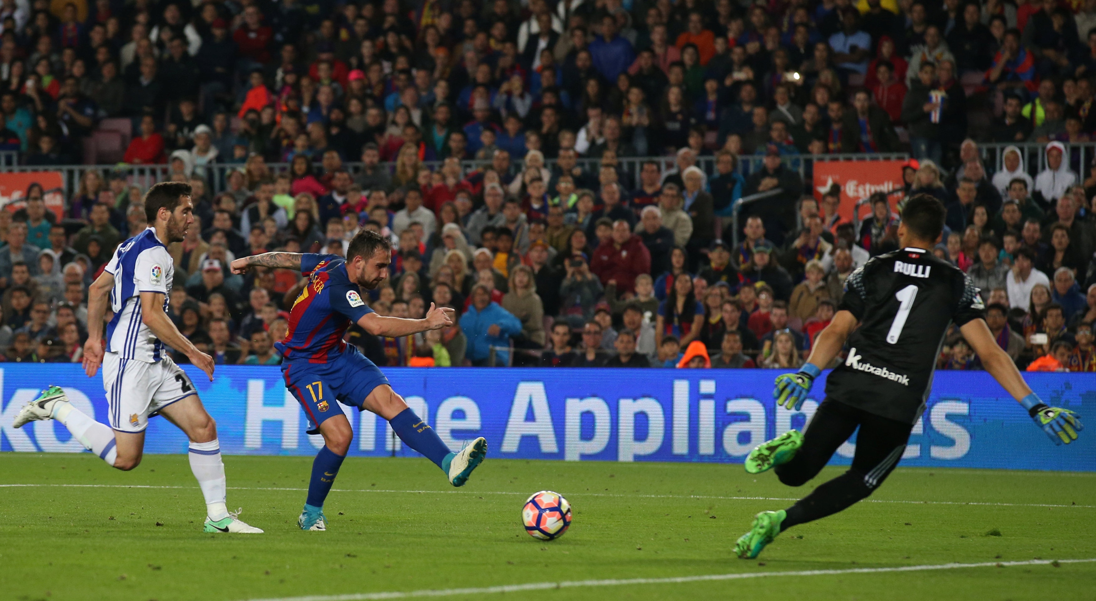 Barca vs Real Sociedad anh 9