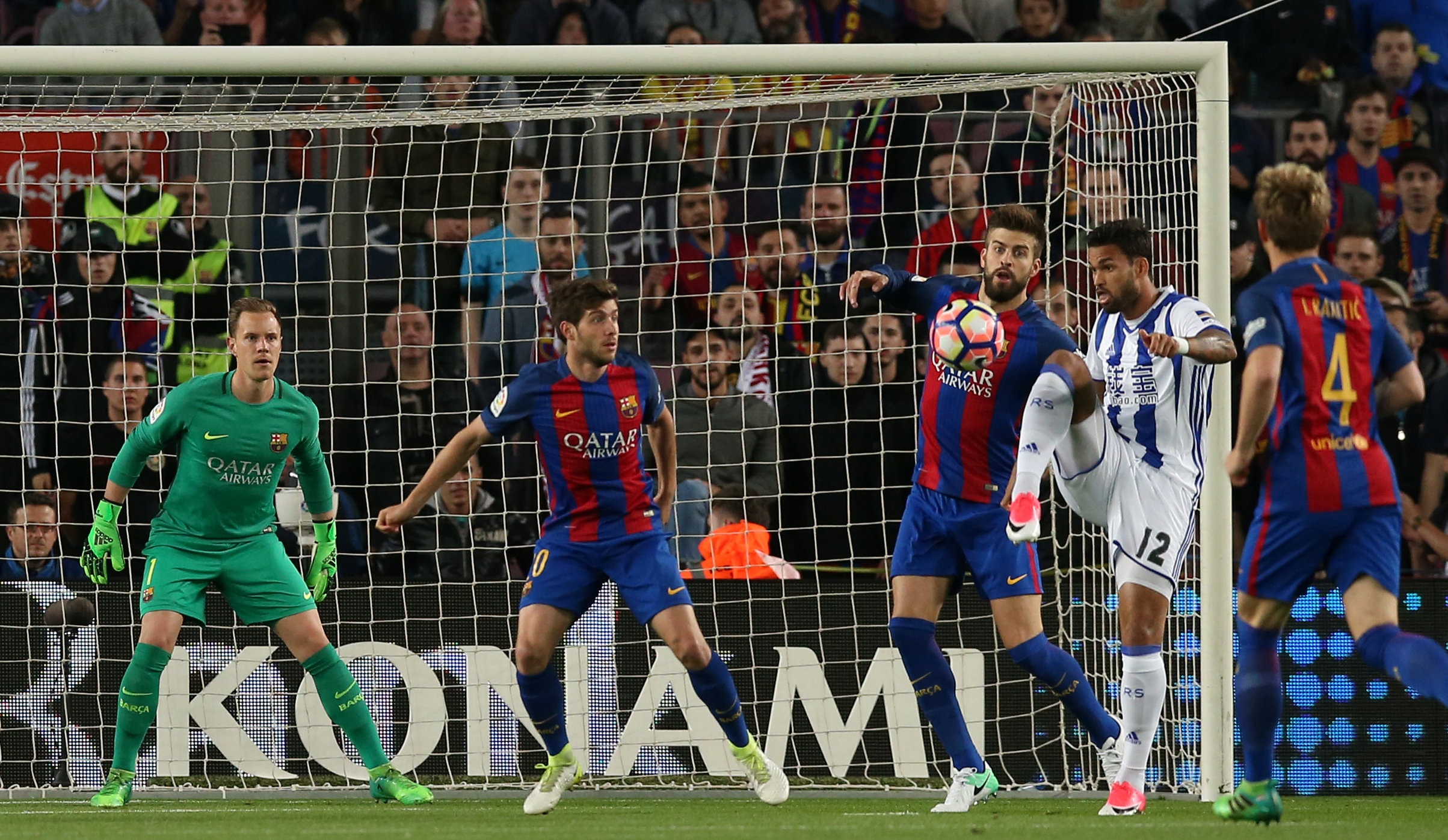 Barca vs Real Sociedad anh 7