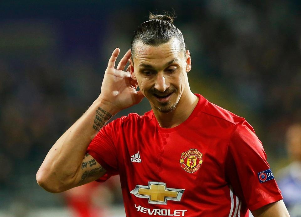 Vi sao Ibrahimovic phai ngoi ngoai khi gap Chelsea? hinh anh