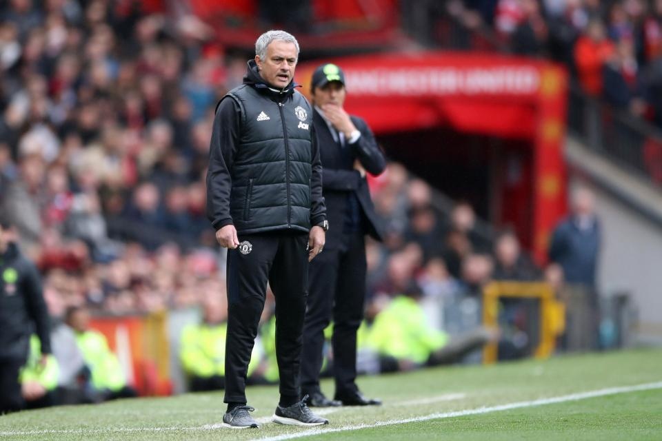 Vì sao Mourinho để Ibrahimovic dự bị khi gặp Chelsea? ảnh 2 Vi sao Mourinho de Ibrahimovic du bi khi gap Chelsea? anh 2