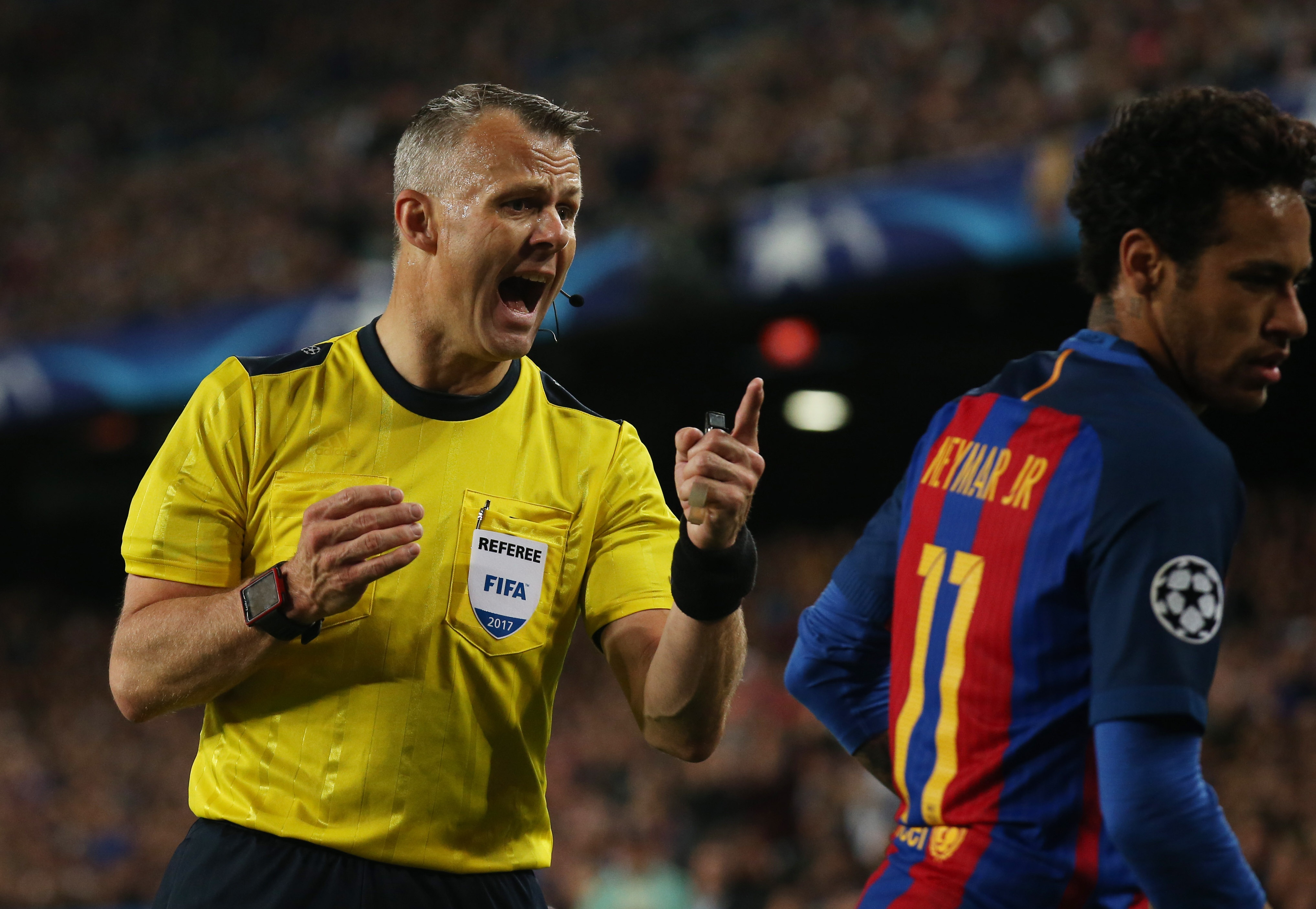 'Trong tai la dong minh giup Juventus ha Barca' hinh anh