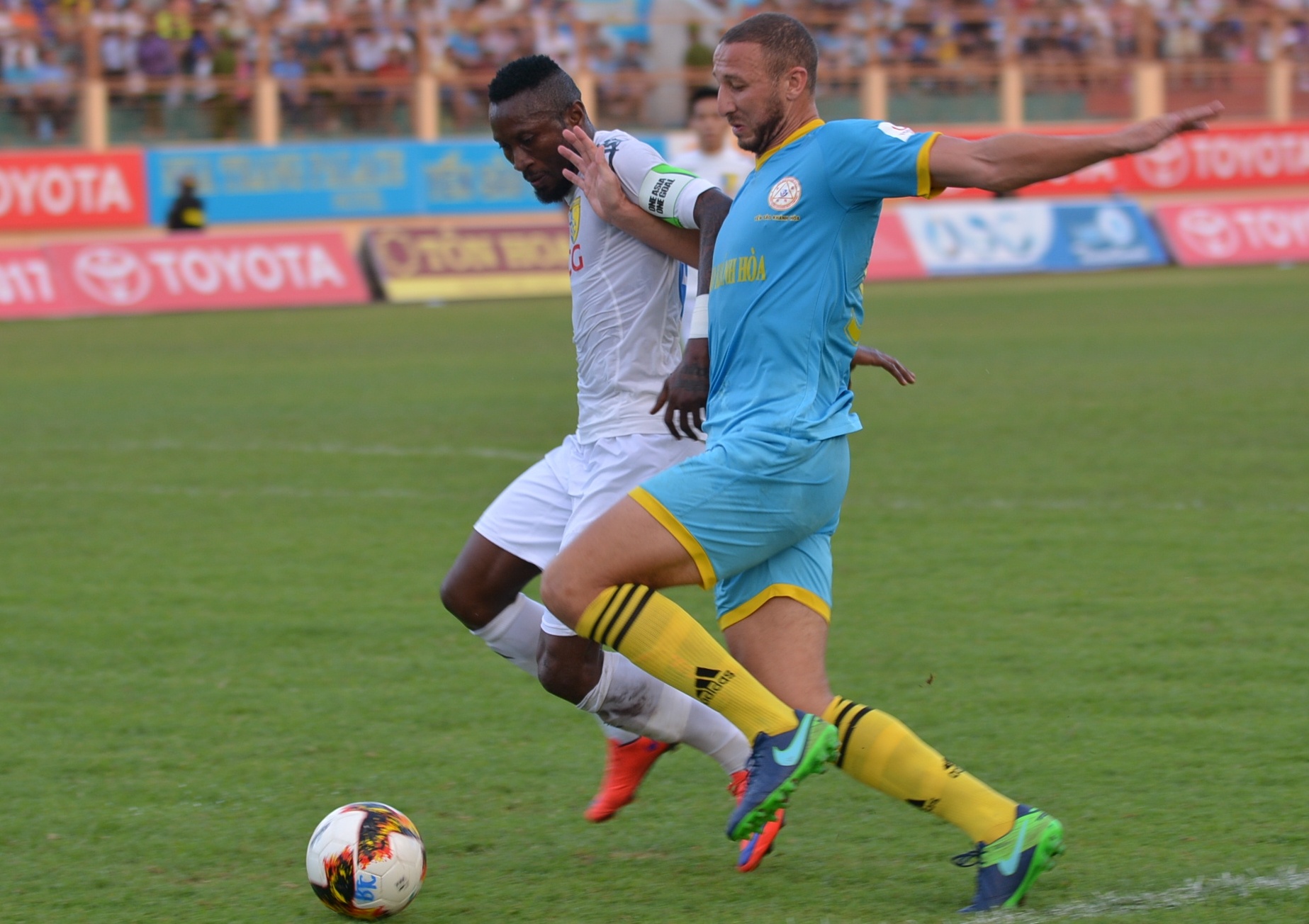 Nha bao Anh ung ho tien dao Samson len tuyen Viet Nam anh 3