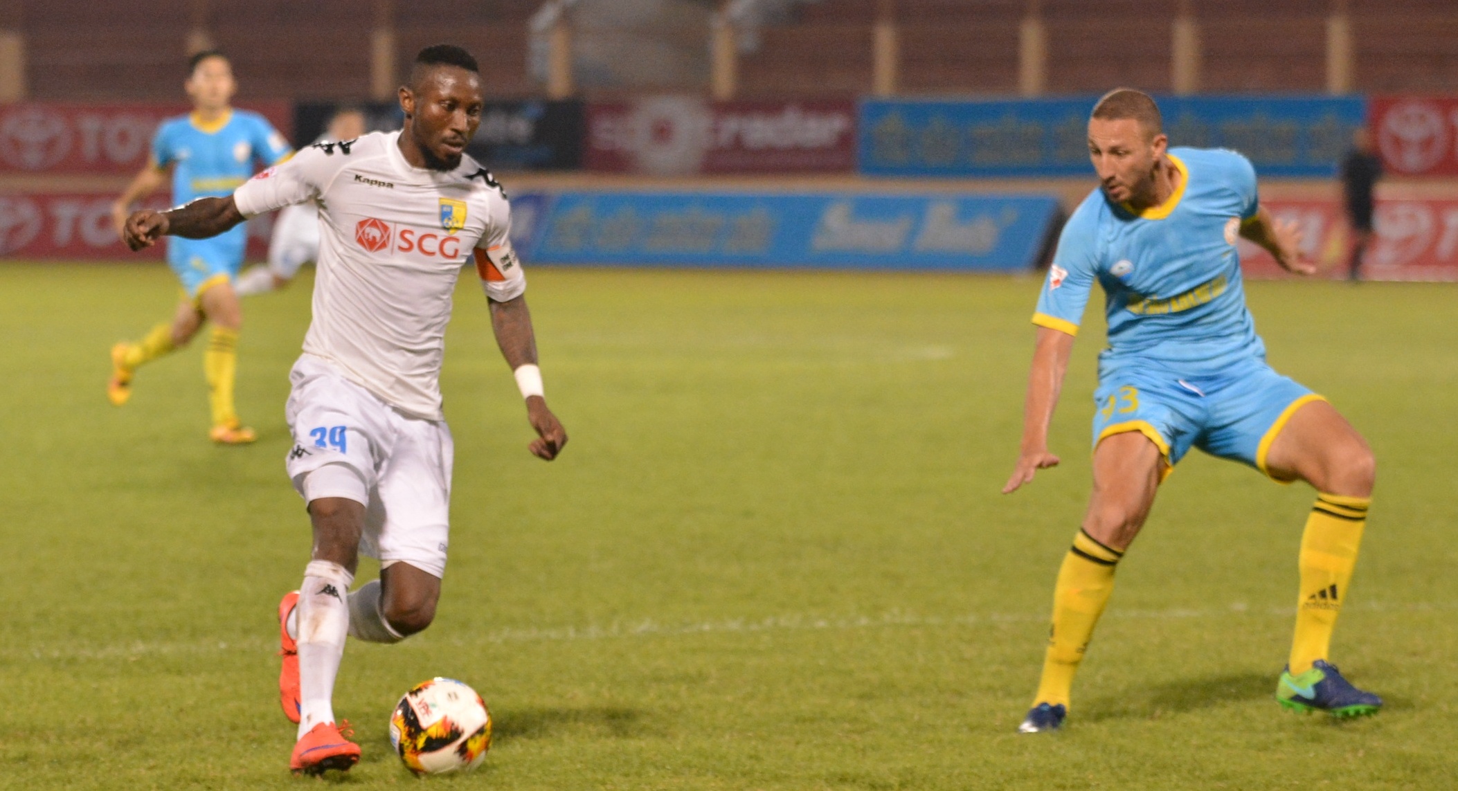 Nha bao Anh ung ho tien dao Samson len tuyen Viet Nam anh 2