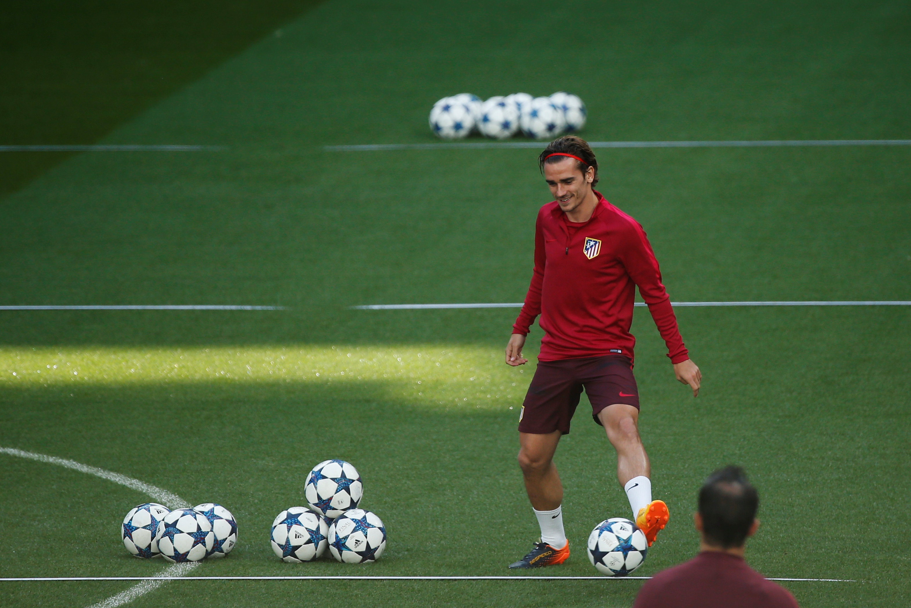 Sang MU,  Griezmann se tam trong bien tien anh 1