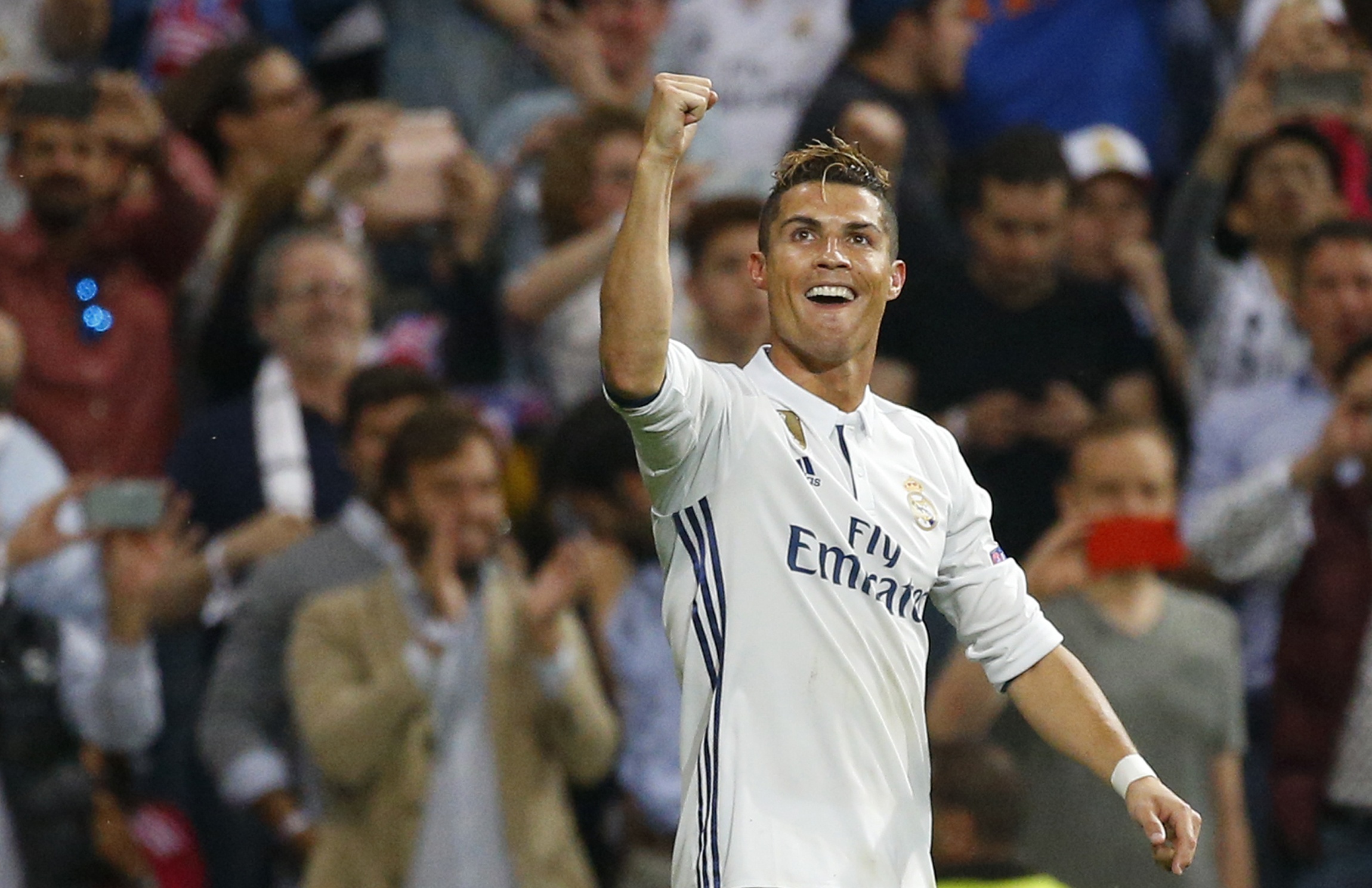 Nu cuoi Ronaldo la noi buon cua lang tuc cau anh 3