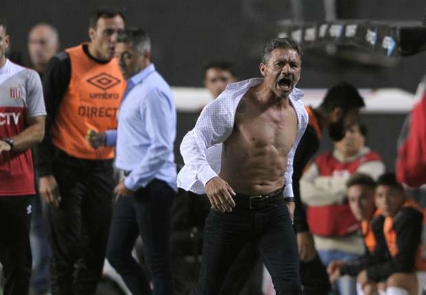 HLV cau tiet, xe ao day buc xuc hinh anh