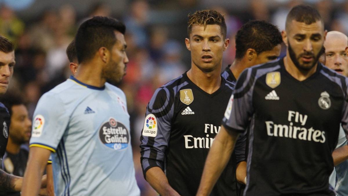 Ronaldo to cau thu Celta Vigo nhan tien tu Barca hinh anh