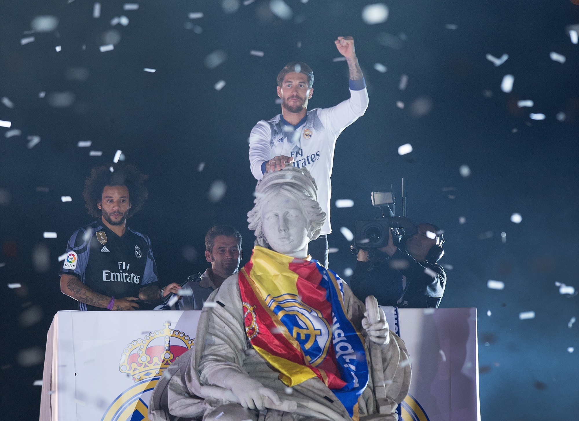 Real Madrid: Mafia hay ông vua xứng đáng? ảnh 3 Real Madrid: Mafia hay ong vua xung dang? anh 3