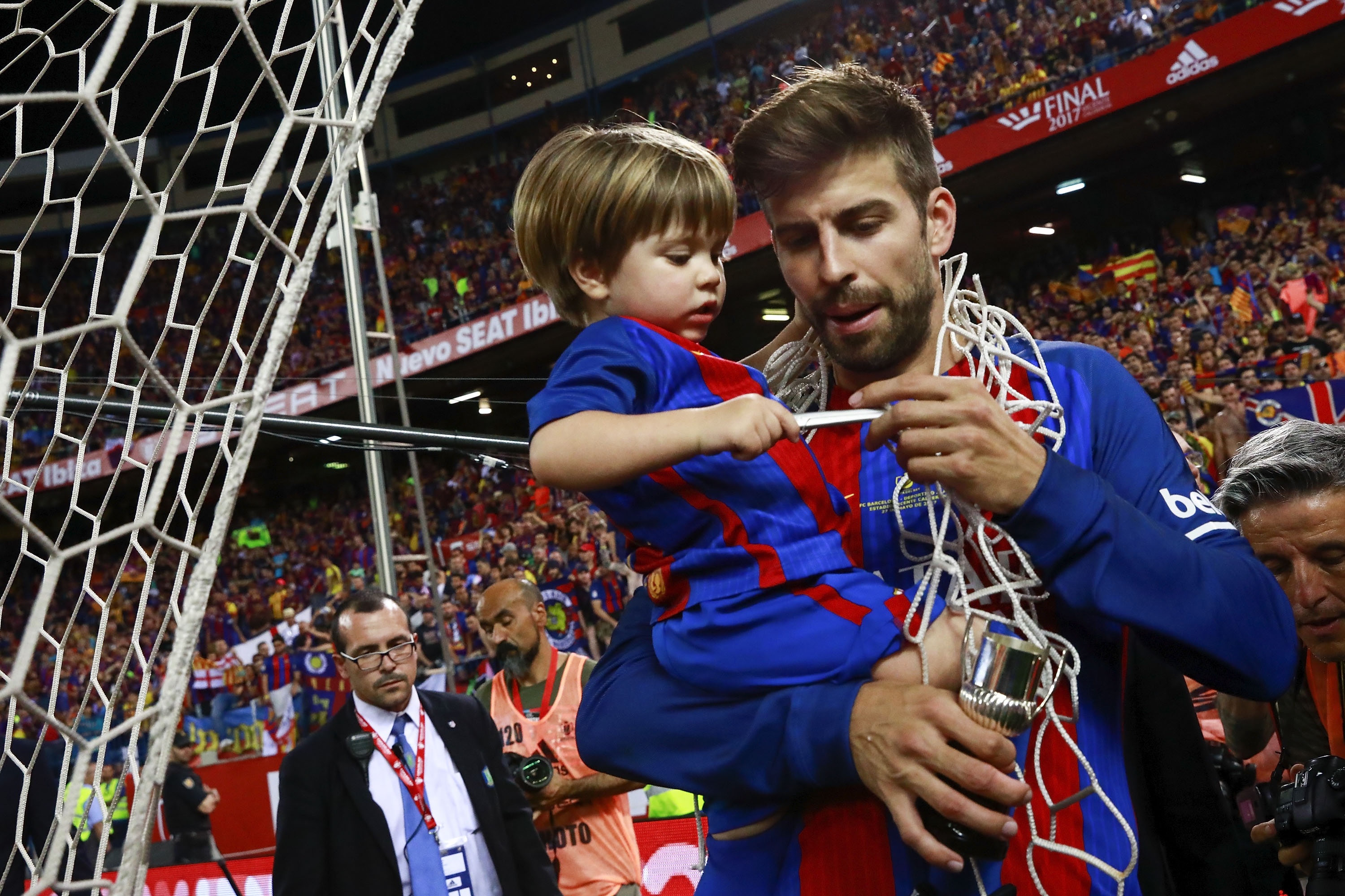 Gerard Pique hoc Thac si o truong dai hoc Harvard anh 5