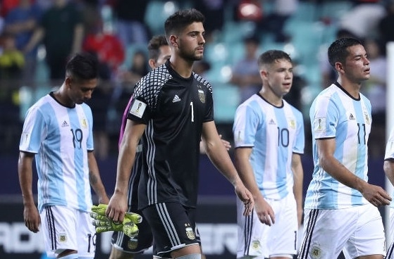 Bong da tre Argentina khung hoang tram trong anh 2