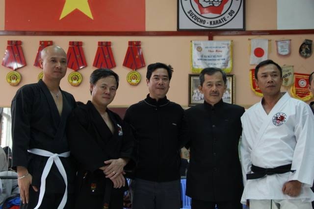 Vo su Viet muon thi dau voi 'cao thu' Vinh Xuan hinh anh
