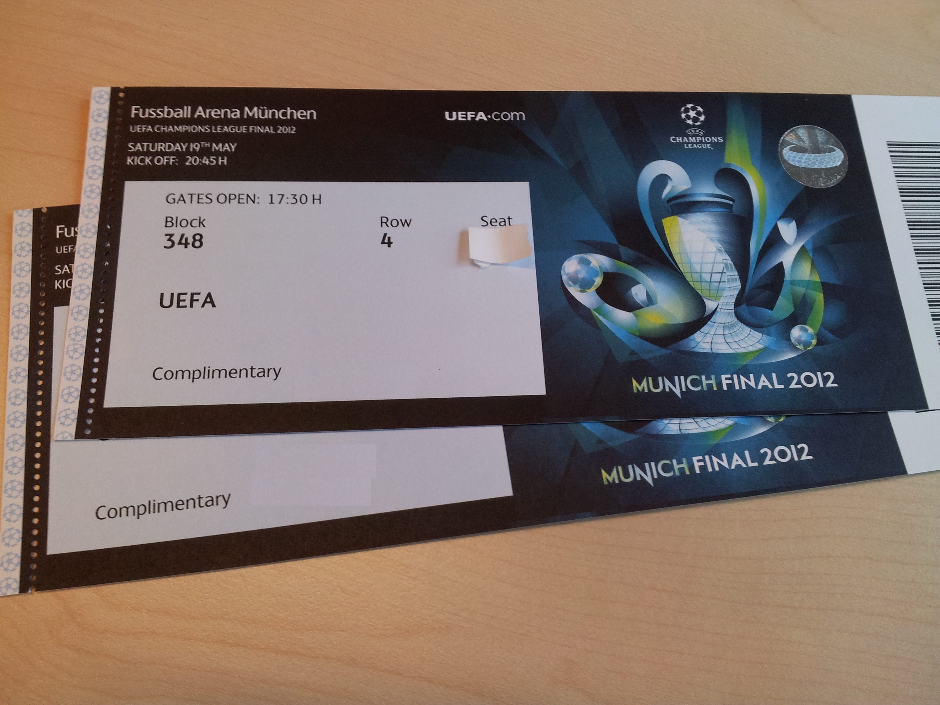 Fan Real Madrid kho vi ve chung ket Champions League hinh anh