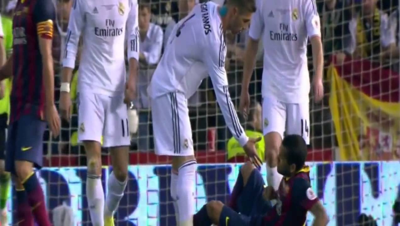 Thu han giua Sergio Ramos va Dani Alves anh 7