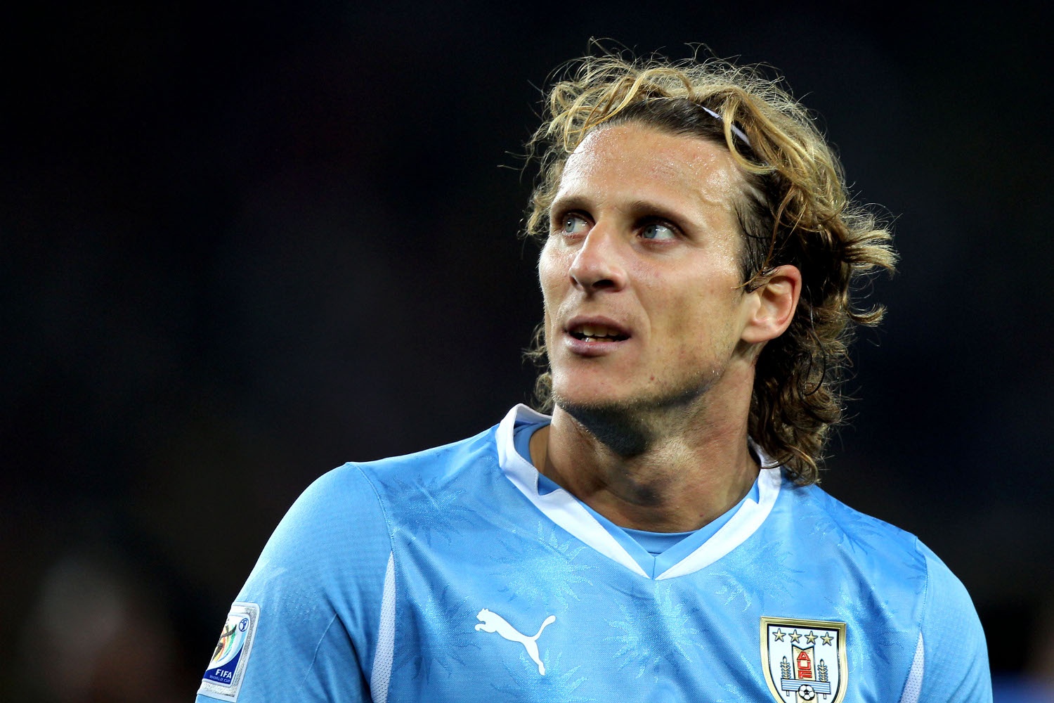 Diego Forlan: So phan tran Real vs Juve dinh doat boi giac ngu hinh anh