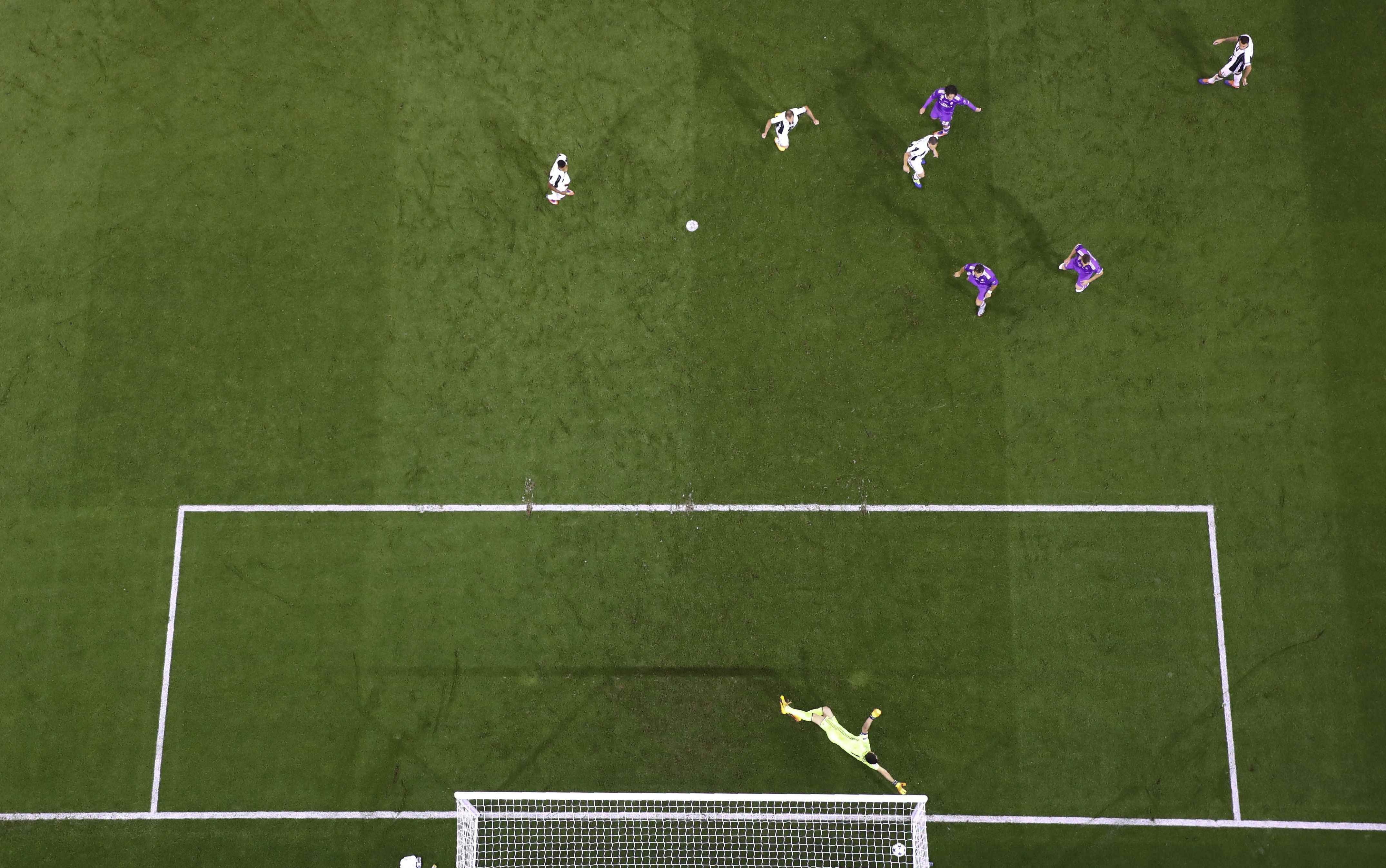 Voi Casemiro,  Real Madrid da co chien binh khong phoi anh 2