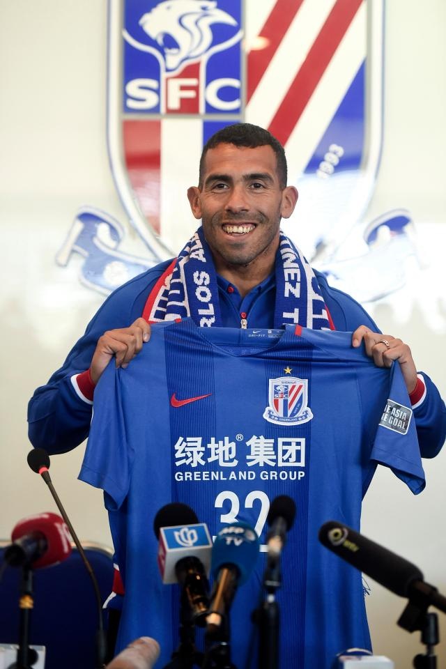 Doi cua Tevez guc nga 1-2 truoc doi thu Tianjin Teda hinh anh