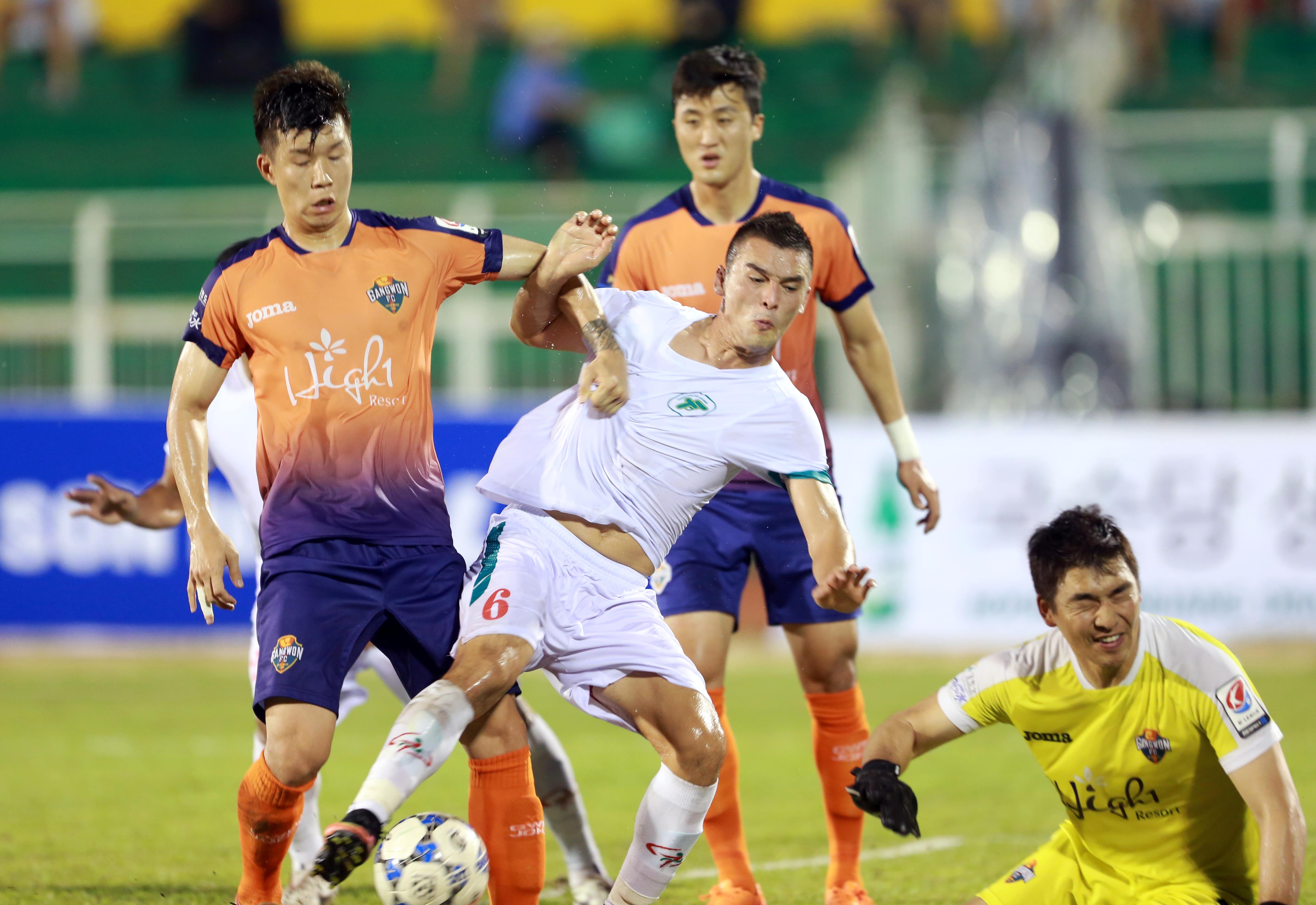 Gangwon FC vs TP.HCM anh 7