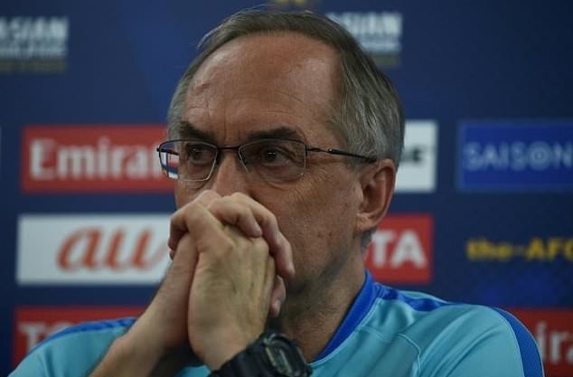 HLV Hàn Quốc và Qatar mất việc trong cùng 1 trận đấu ảnh 1 HLV Han Quoc va Qatar mat viec trong cung 1 tran dau anh 1