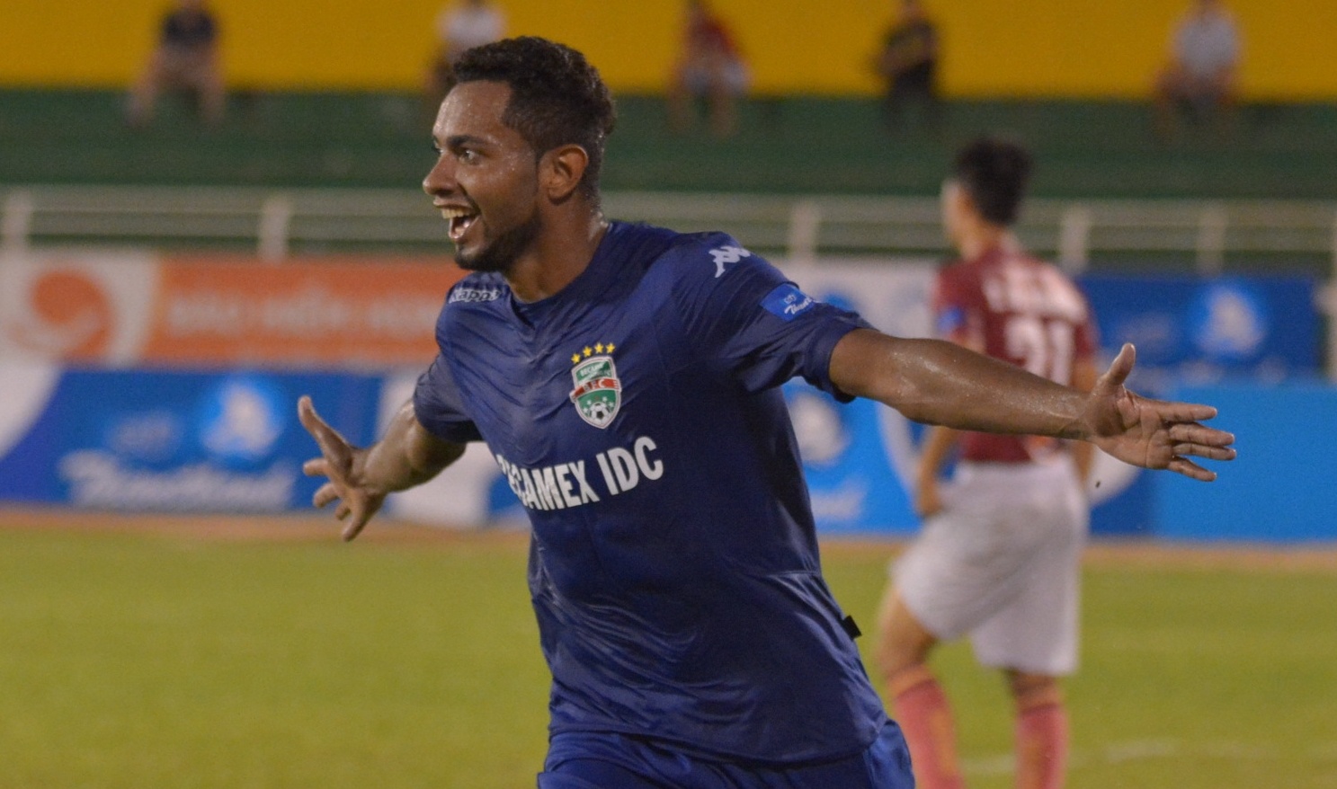 Sao Brazil giup Binh Duong nguoc dong ha Sai Gon hinh anh