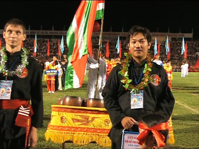 Võ sư Việt nói gì trước kung-fu truyền điện của Huỳnh Tuấn Kiệt? ảnh 2 Vo su Viet noi gi truoc kung-fu truyen dien cua Huynh Tuan Kiet? anh 2