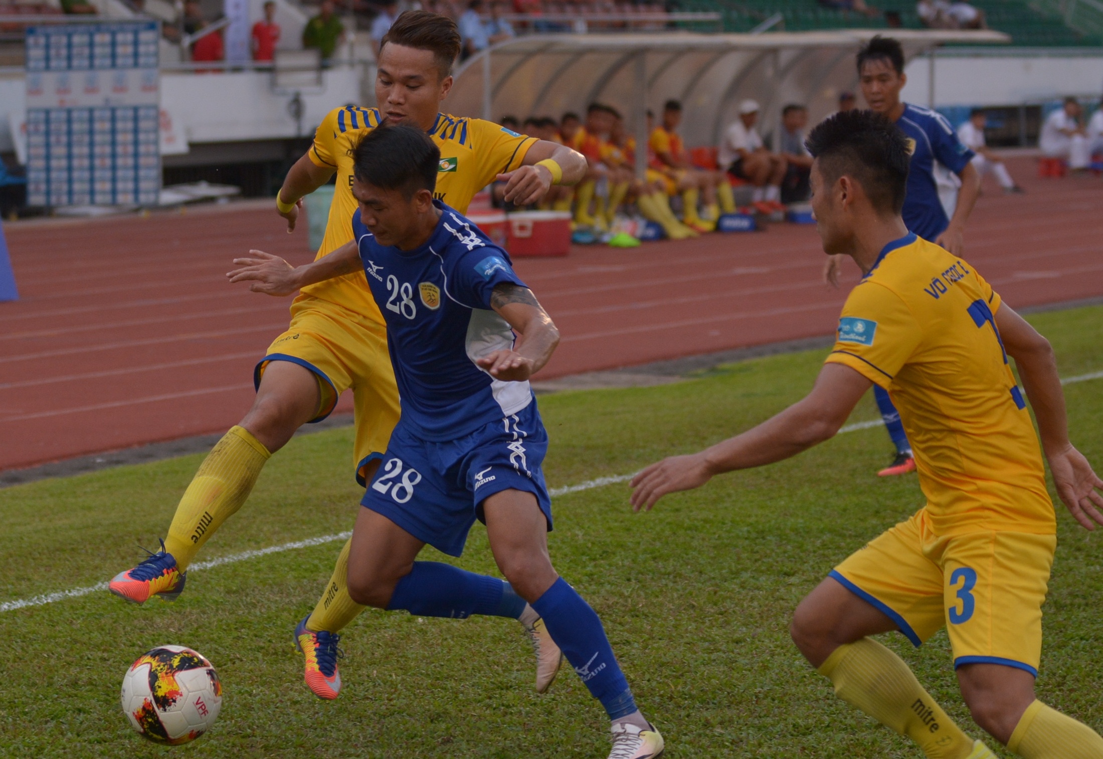 TP.HCM 0-4 SLNA anh 4